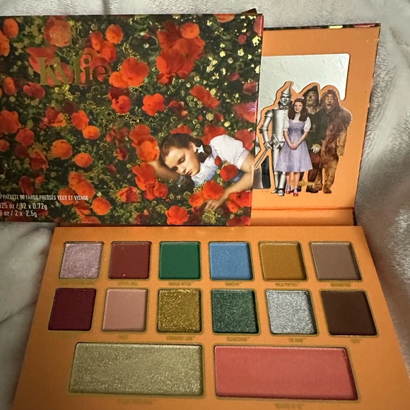 Kylie Cosmetics Wizard Of Oz Eye & Face Pressed Powder Pallete - Picture 7 of 8